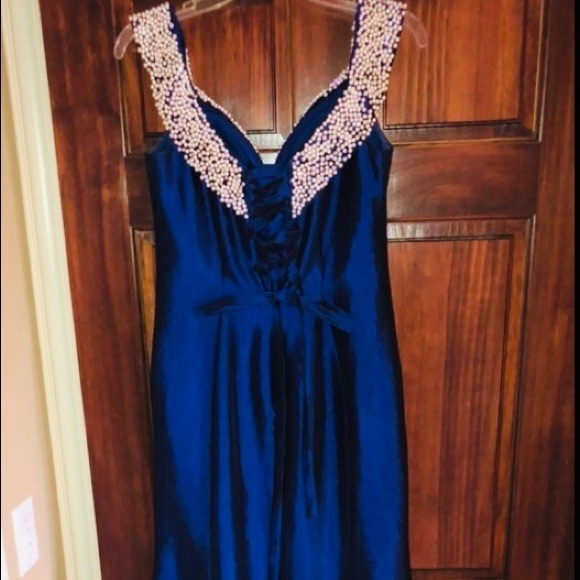 Beautiful prom dress - Picture 2 of 6